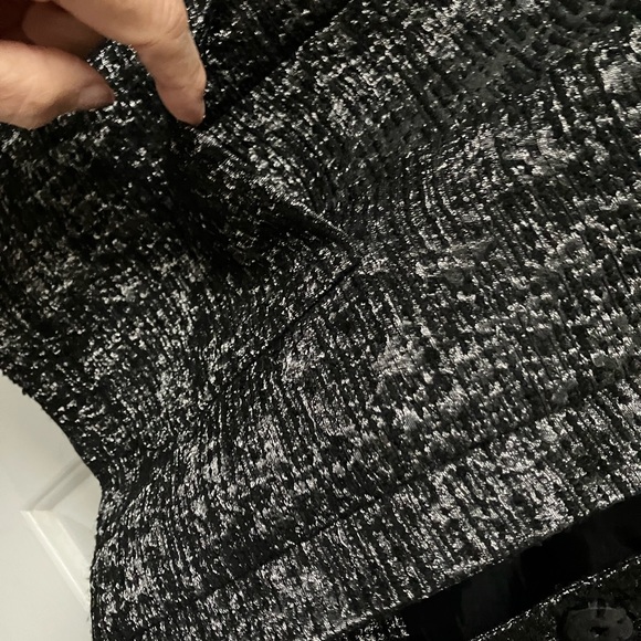 JonesNewYork cropjacket. 14. Round collar. Black-silver blend. HiddenSnap front. - Picture 6 of 6